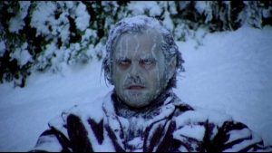 Na imagem: um homem congelado igual você correndo atrás de um ex frio e distante.